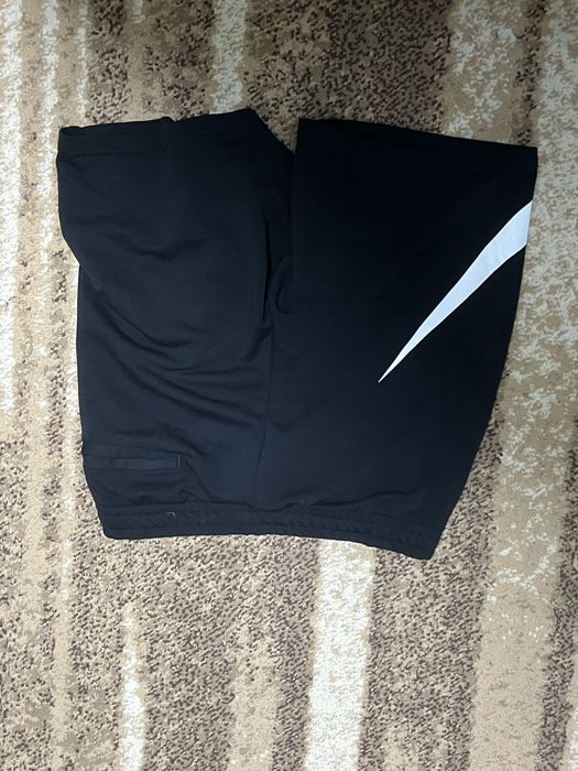 pantaloni scurti nike