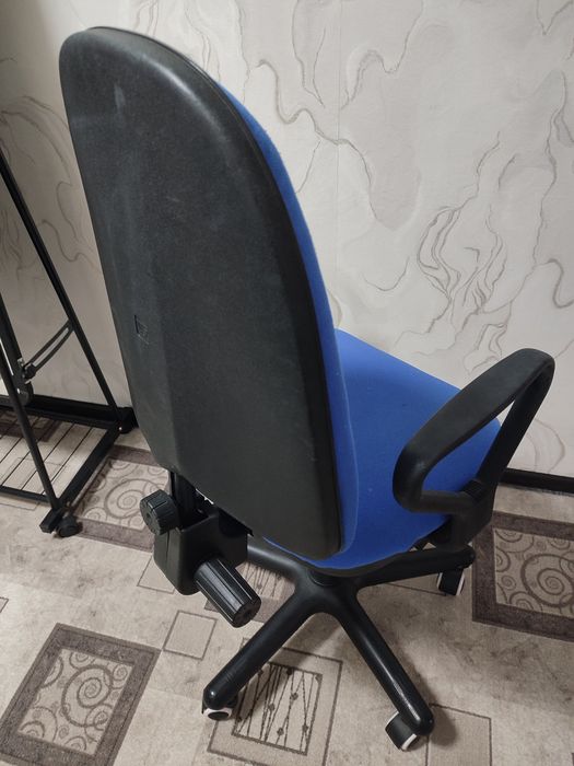 Продам компьютерное кресло