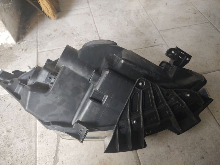 Ляв фар за "Ситроен 4 - picasso"