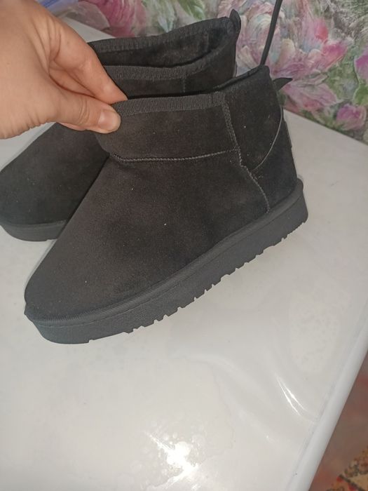 Продам Уги новые