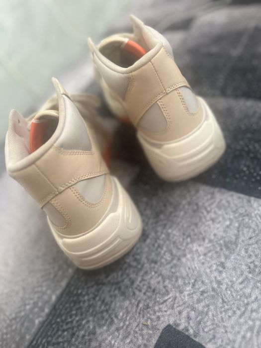 Converse în stare buna