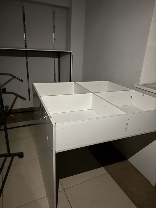 Оборудование для магазина одежды