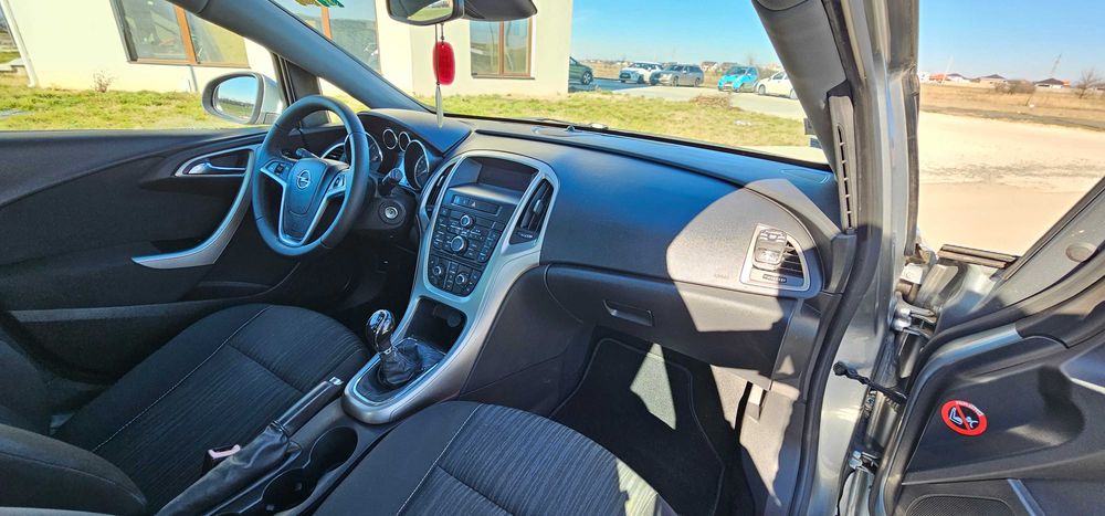 Opel Astra J 1.7 CDTI Eco-Tech Euro 5 Hatchback An Fab.2011