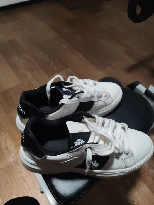 Adidași Ralph Lauren albi