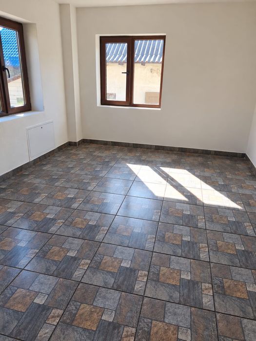 CASĂ DE VÂNZARE – Teren 880 MP – Drum Principal spre TRANSFĂGĂRĂȘAN