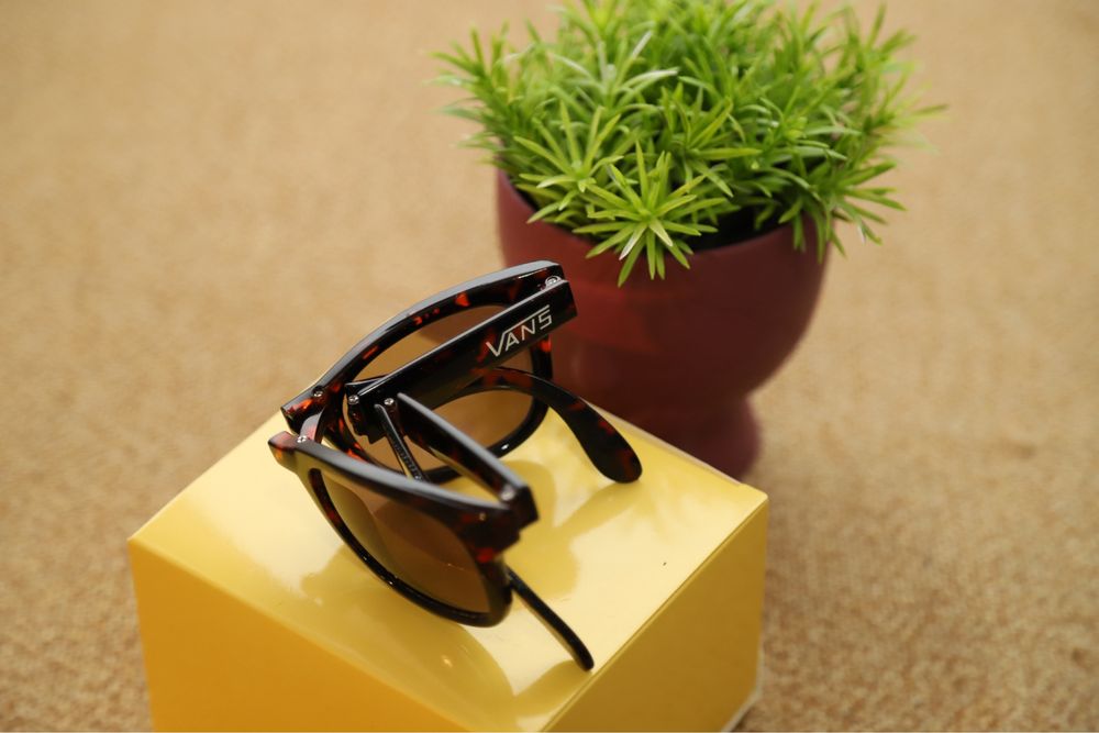 Слънчеви очила-RayBan, Calvin Klein и други различни марки, колекция