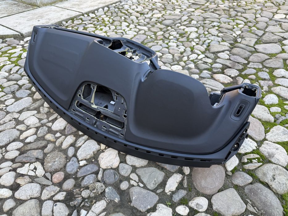 Plansa bord volvo xc40 2018+