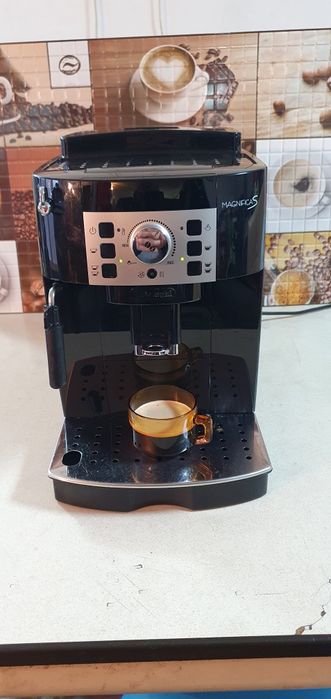 Vând Expresor Cafea Automat Delonghi Magnifica S