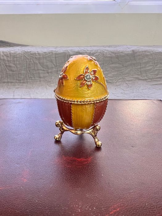 Atlas Faberge яйца