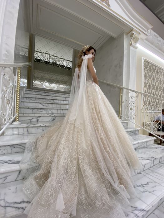 Свадебное платье. Kaspi red