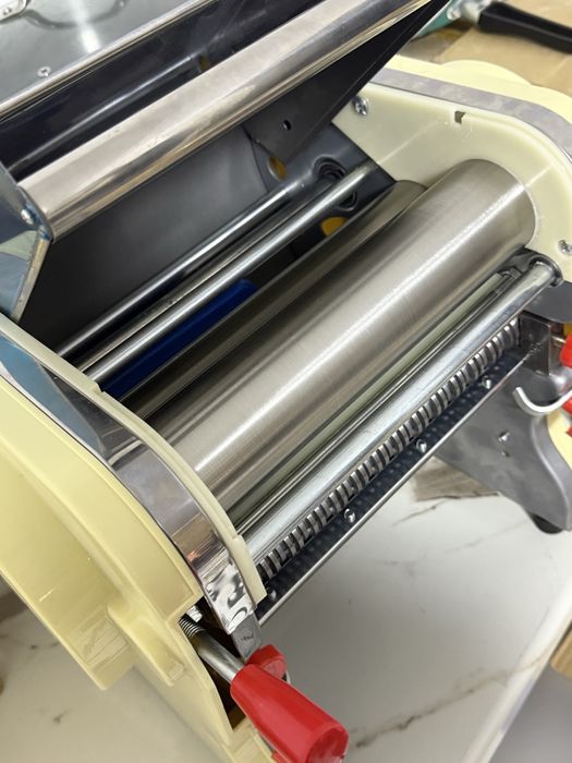 Тестораскаточная машина