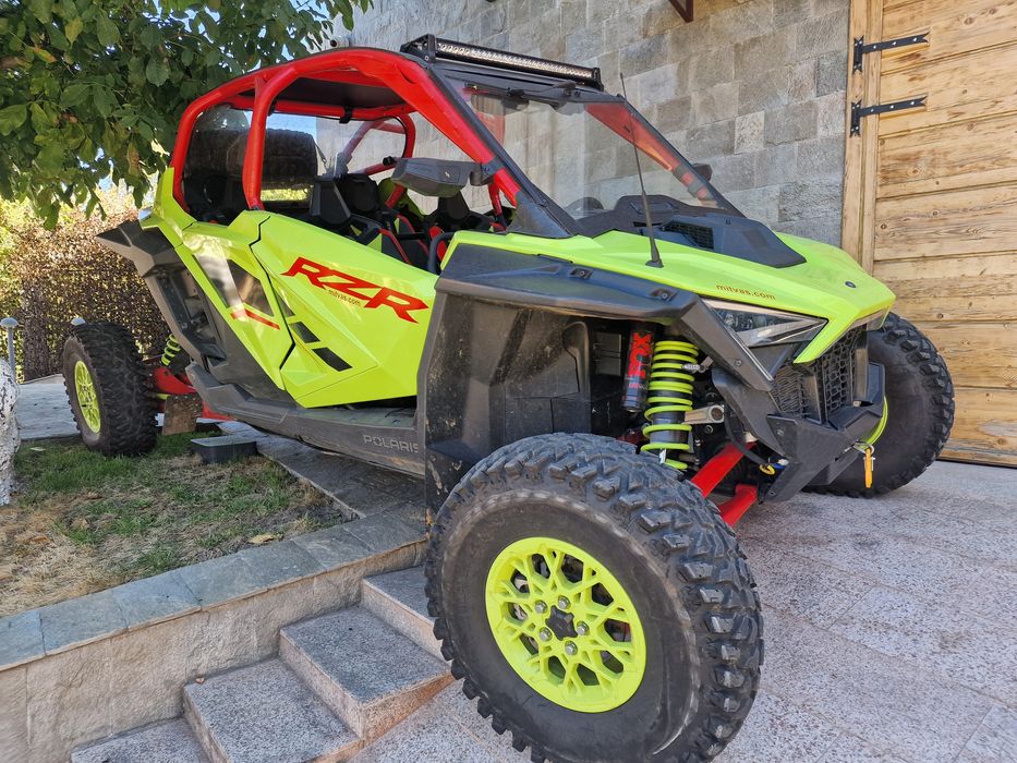 Продавам Polaris RZR
