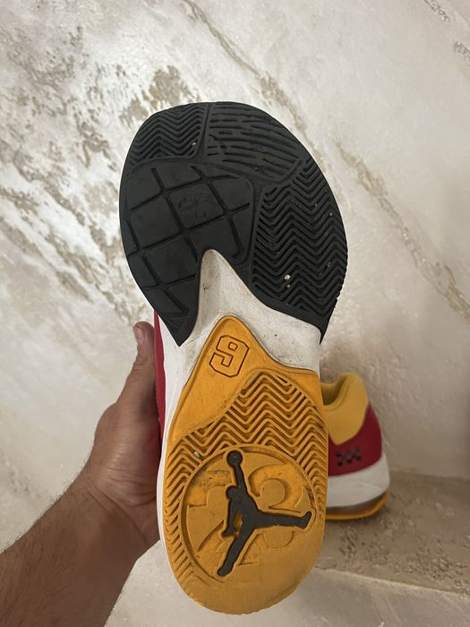 Adidasi Jordan Max Aura 3