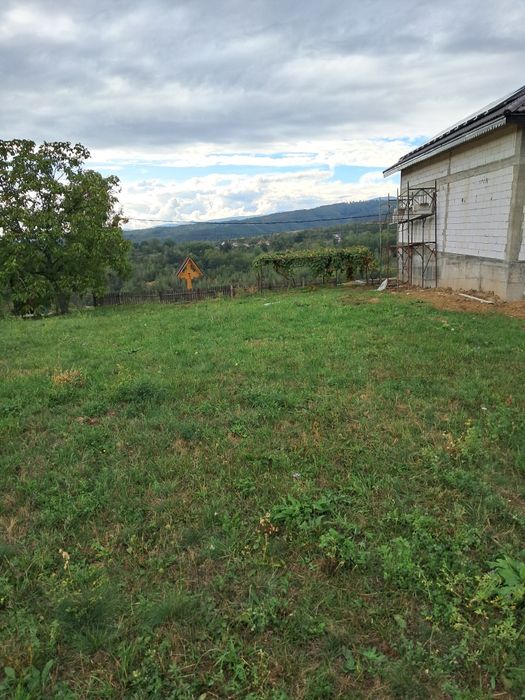 Teren intravilan de vânzare