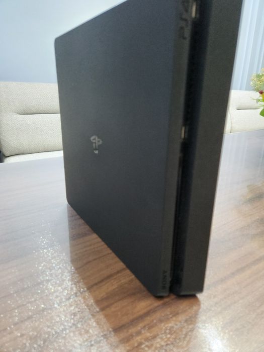 Playstatin 4 slim