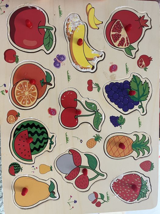 Puzzle din lemn cu animalute si fructe
