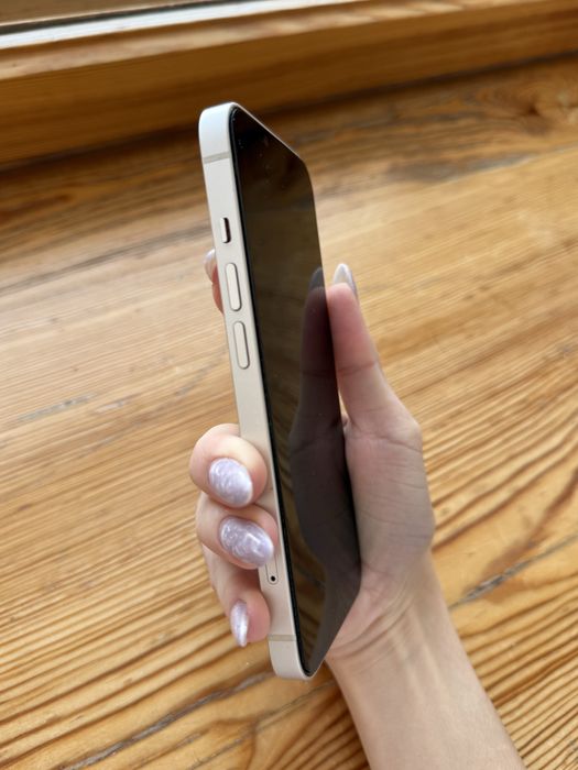 Продам айфон 13-128гб