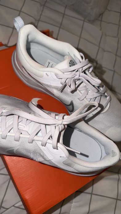 Чисто нови Nike обувки