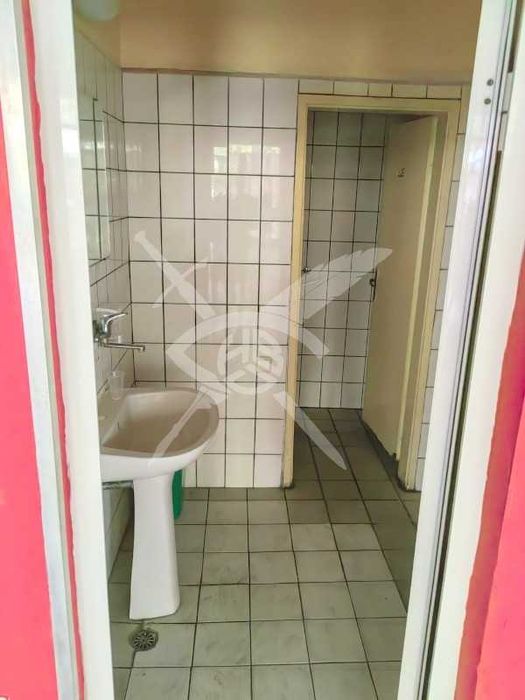 Продава се Магазин в Бургас, Изгрев - 180 кв.м за 1417 €/кв.м - Снимка #5