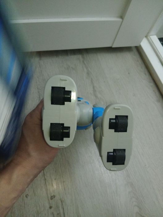 Продам детский игрушку робот