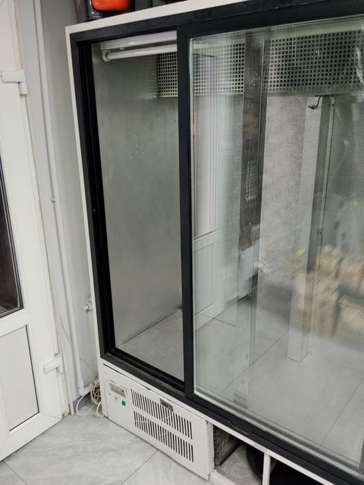 Холодильная витрина