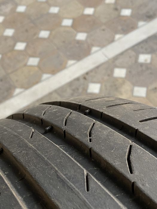 235/55/19 continental