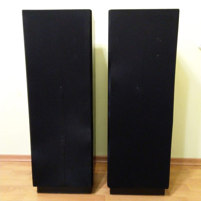 Тонколони  Universum Q 5000
