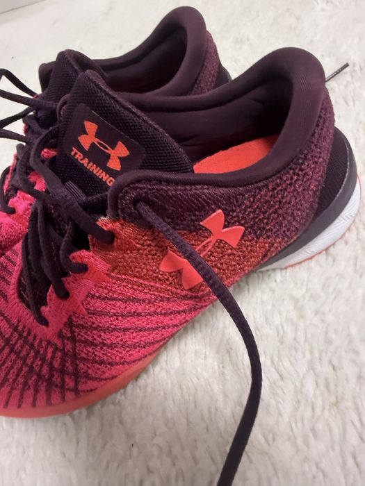 Adidași Under Armour