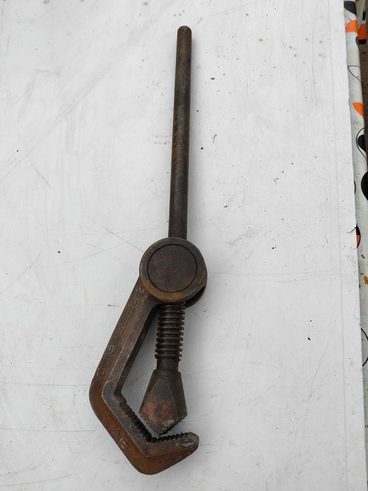 De vânzare. Lot 4 bucăți clești pentru instalatori.