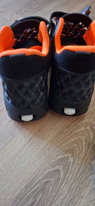 Pantofi sport copii, cu role.