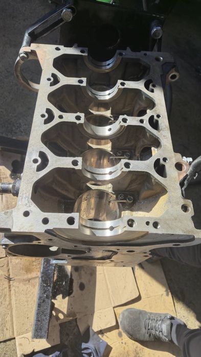 Hundai santafe 2.2 дизел двигател