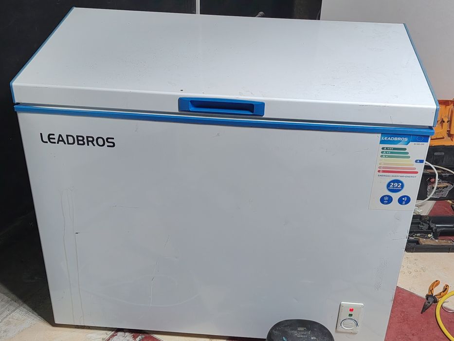 Продам морозильник