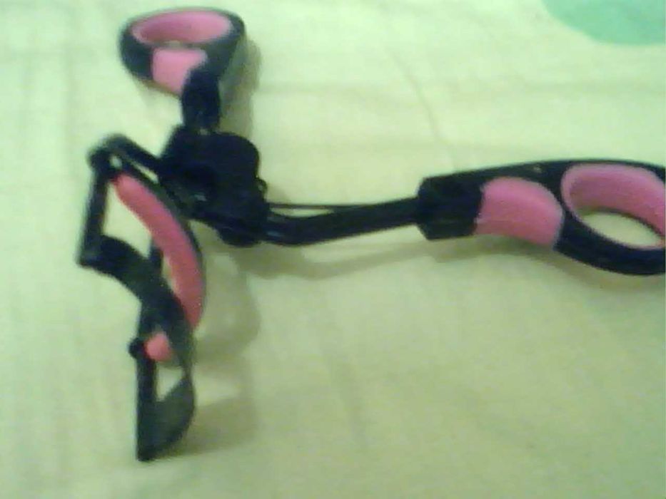 Прибор для завивки ресниц  Кёрлер