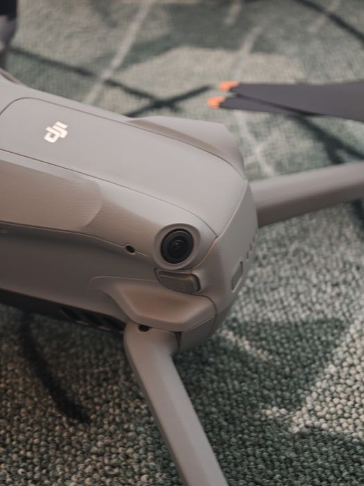 DJI Air 3, DJI RC-N2 Fly More Combo