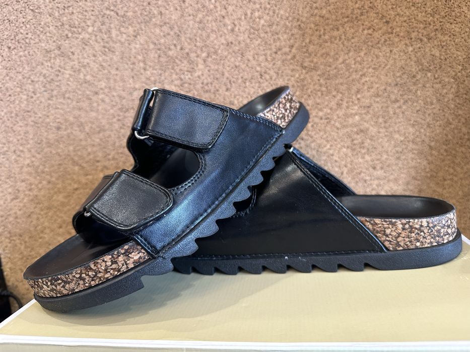 Продам сандалии Reserved новые