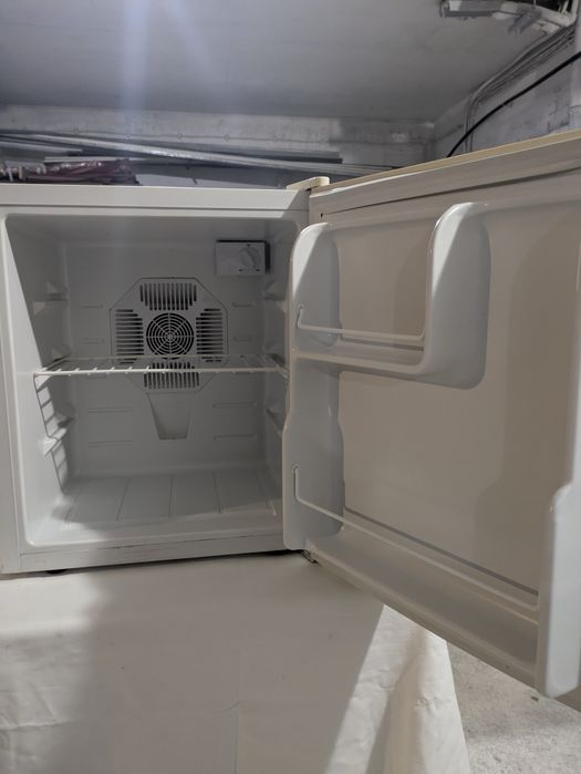 Минибар безкомпресорен