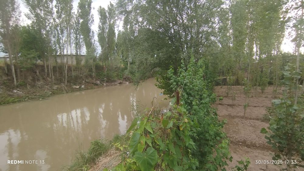 uy sotiladi (suv boʻyidagi uy)