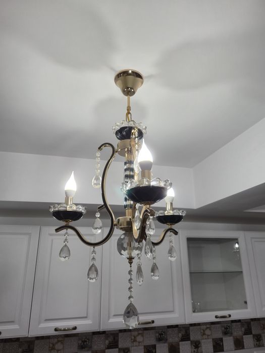 Set 2 lustre stil cadelabru si 1 lampa din acelasi set