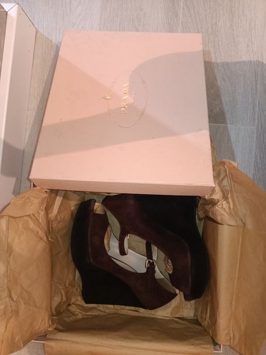 Женские туфли Prada