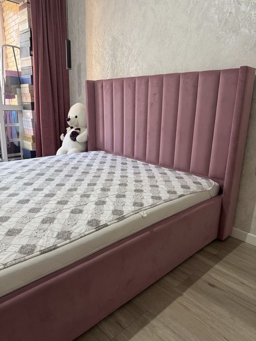 Продаю кровать 160*200 с матрасом