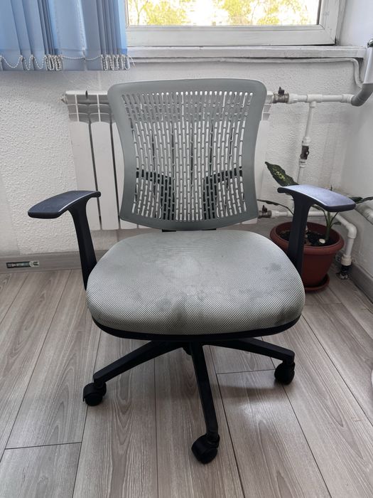 Продается офисное кресло