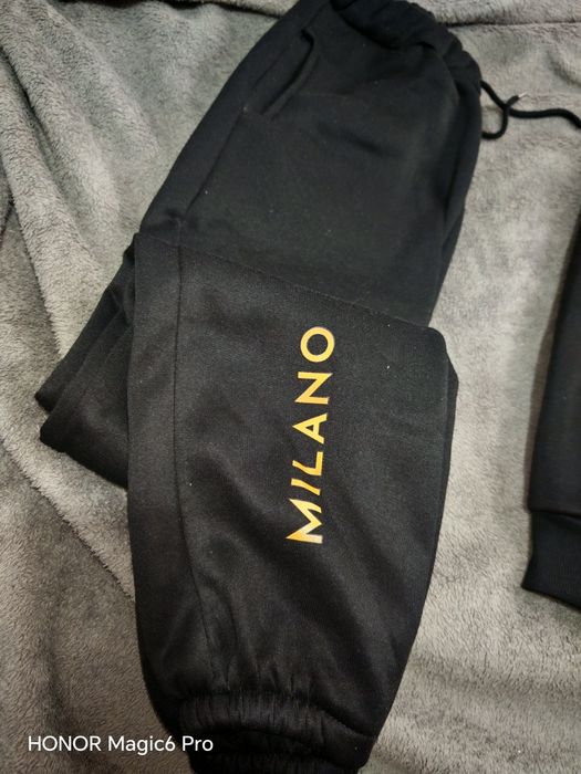 Анцунг Милано Италия