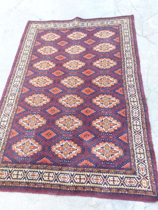 Шерстяной, красивый ковер, размер 2м×1м40 см