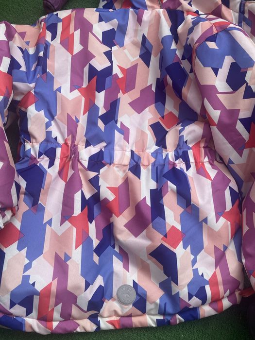 Продавам ски яке като ново размер 140