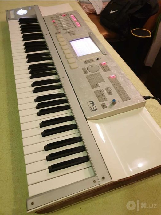 Korg M3 61 синтезатор