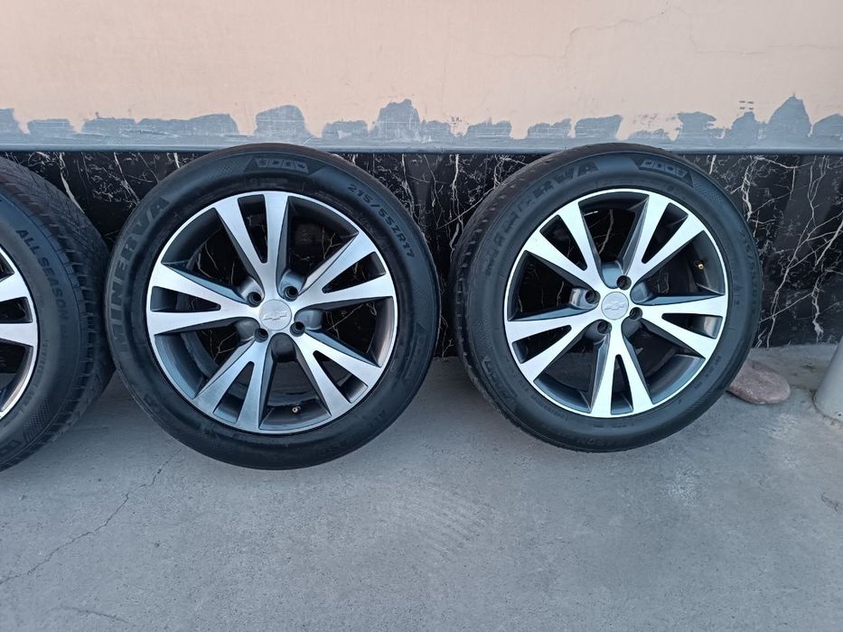 Kaptiva Stil Diska Balon Sotiladi 215 55 R17 Holati ideal