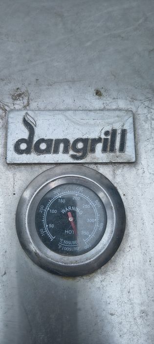 Grătar pe gaz dangrill