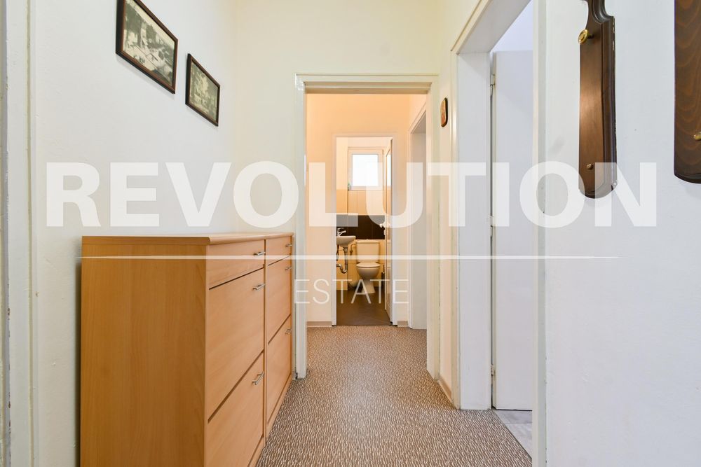 Дава се под наем Тристаен апартамент в София, Център - 93 кв.м за 750 € - Снимка #15