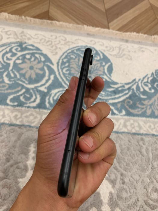 iPhone XR 128 GB в идеальном состоянии!