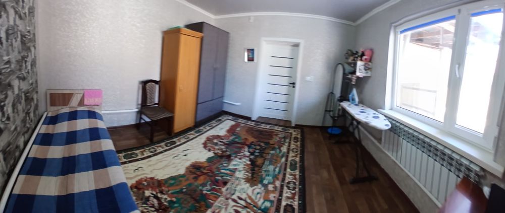 Продам дом + две времянки